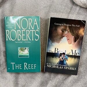 NORA Roberts The Reef & Nicholas Sparks The Best of Me